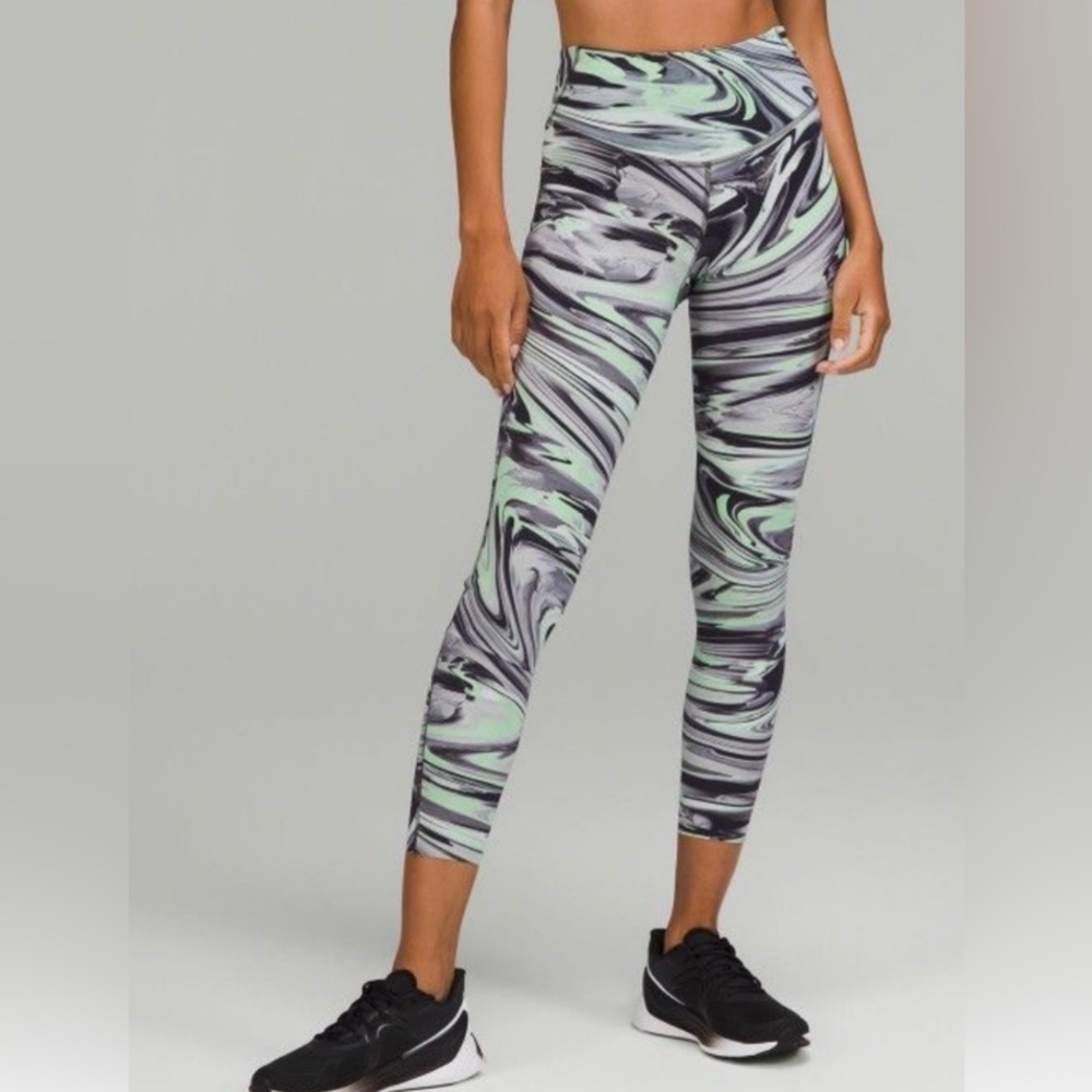 Lululemon Base Pace HR Tight 25”